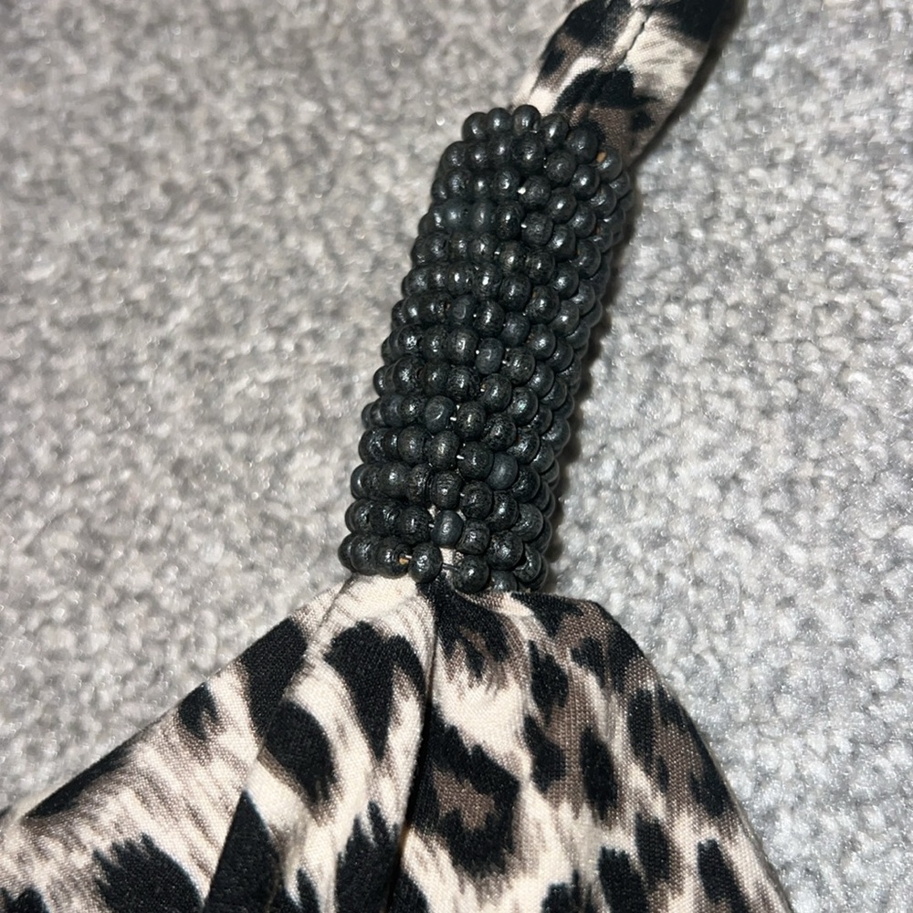 Leopard print halter top by Australian brand size s 🐆 - Picture 7 of 10